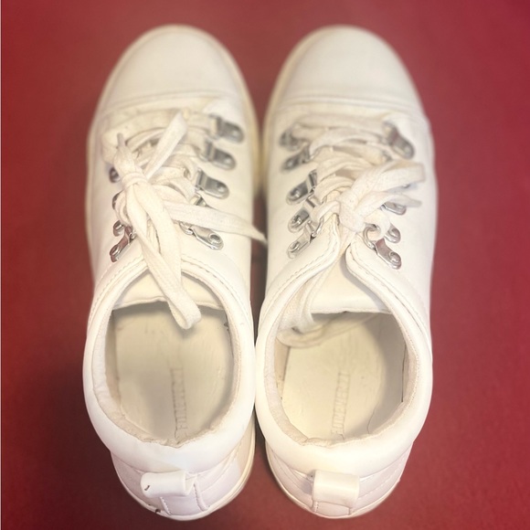 White shoes ♥️ 6.5 - Picture 4 of 7